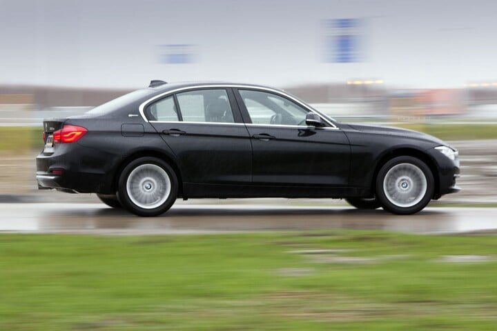 BMW 330e