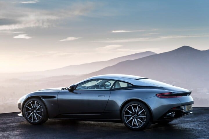 Aston Martin DB11