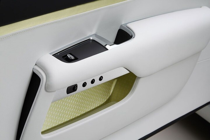 Rolls-Royce Wraith Inspired by Fashion
