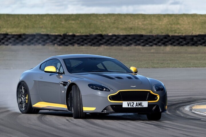 Aston Martin V12 Vantage S