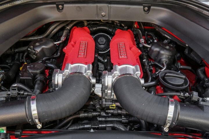Ferrari California T HS