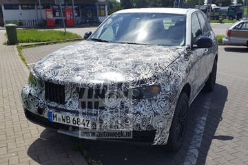 BMW X7 spyshots