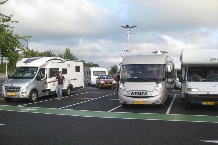 camper kampeerwagen mobile home