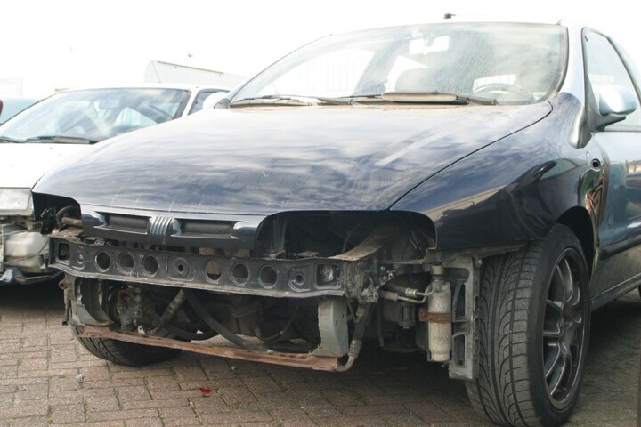 schade wrak schadeauto schadeherstel