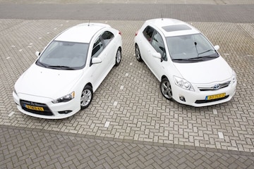 Toyota Auris - Mitsubishi Lancer