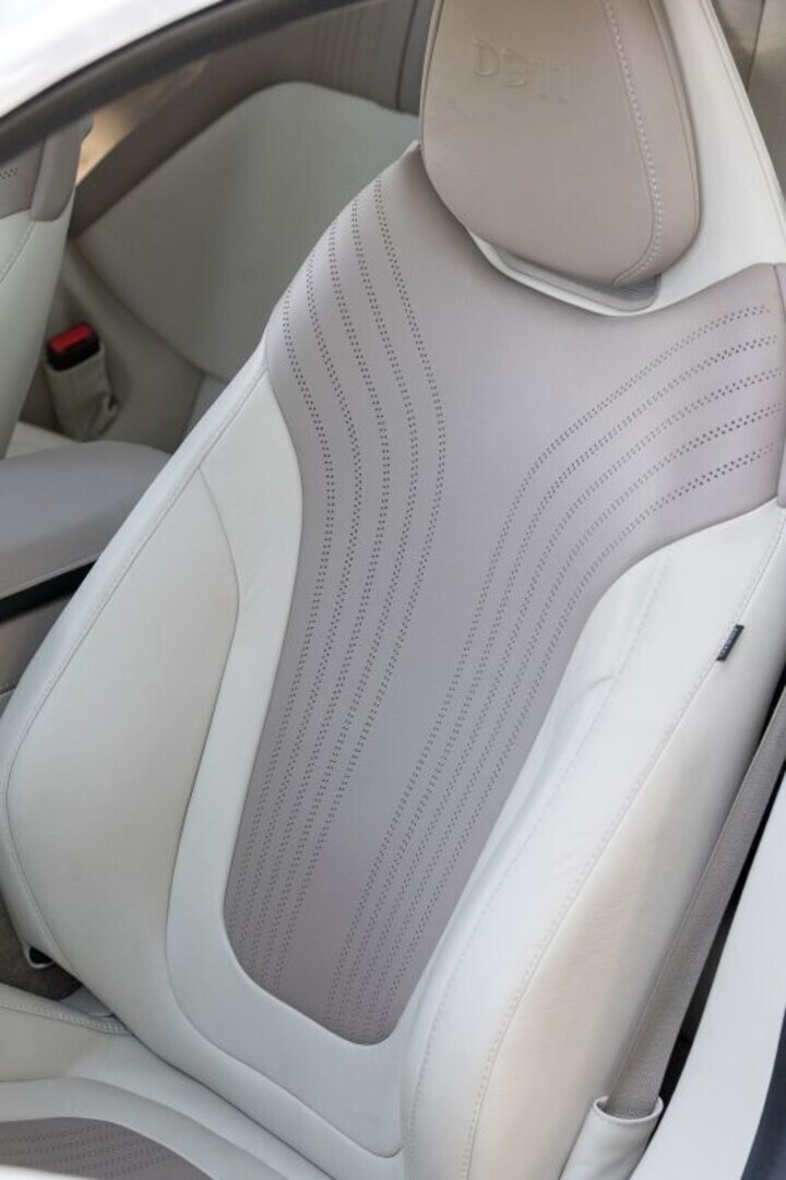 Aston Martin DB11