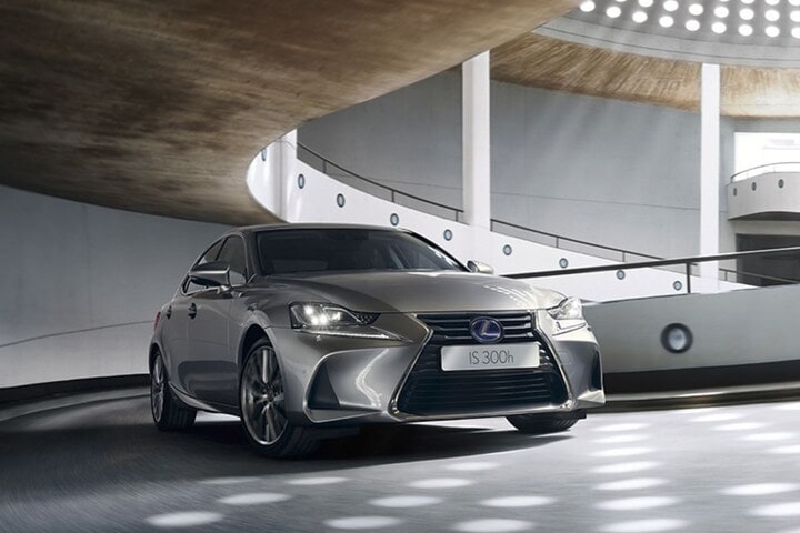 Lexus IS