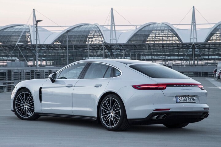 Porsche Panamera 4S