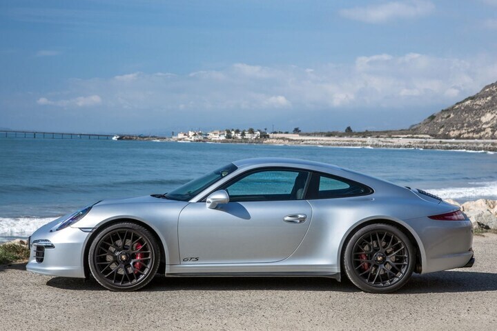 Porsche 911 Carrera 4 GTS
