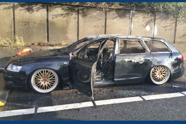 Uitgebrande Audi A6 op A20
