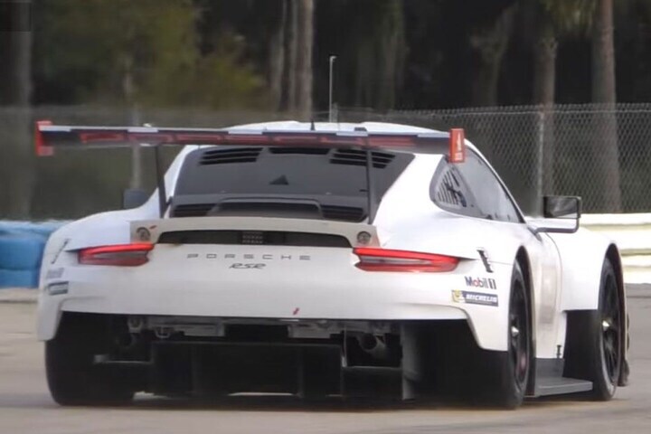 2017 Porsche 911 RSR