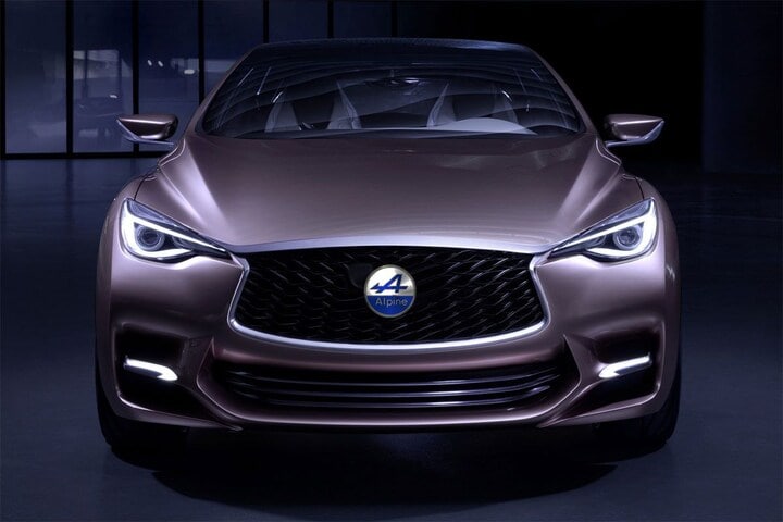 Alpine SUV Infiniti Q30
