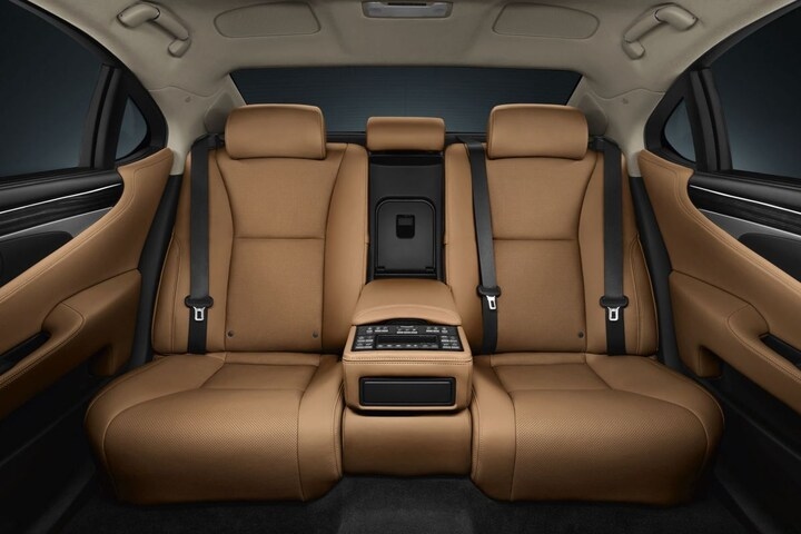 Lexus LS 600h L