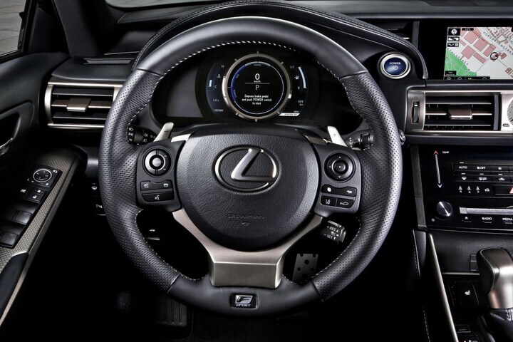 Lexus IS 300h F-Sport