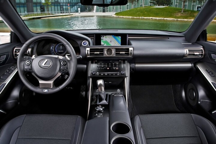 Lexus IS 300h F-Sport