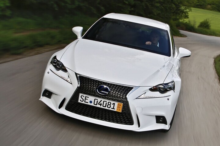 Lexus IS 300h F-Sport