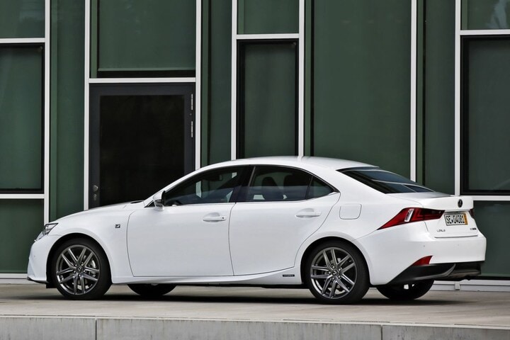 Lexus IS 300h F-Sport