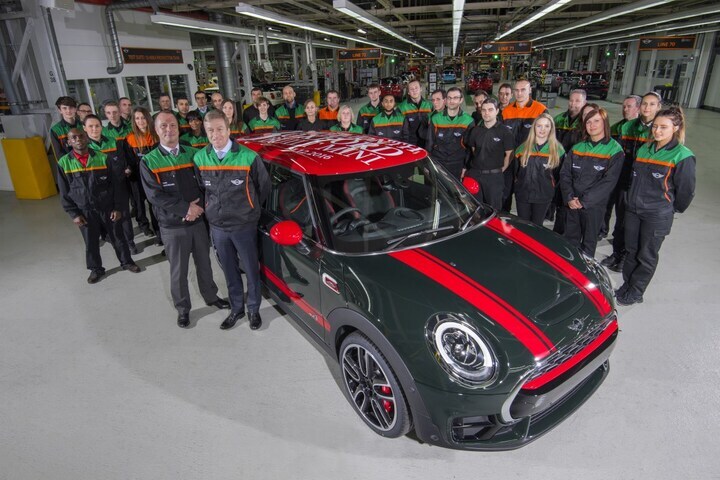 Mini's drie miljoenste uit Oxford