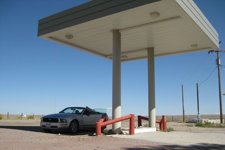 Verlaten tankstation