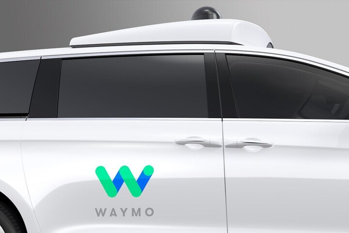 Chrysler Pacifica Waymo