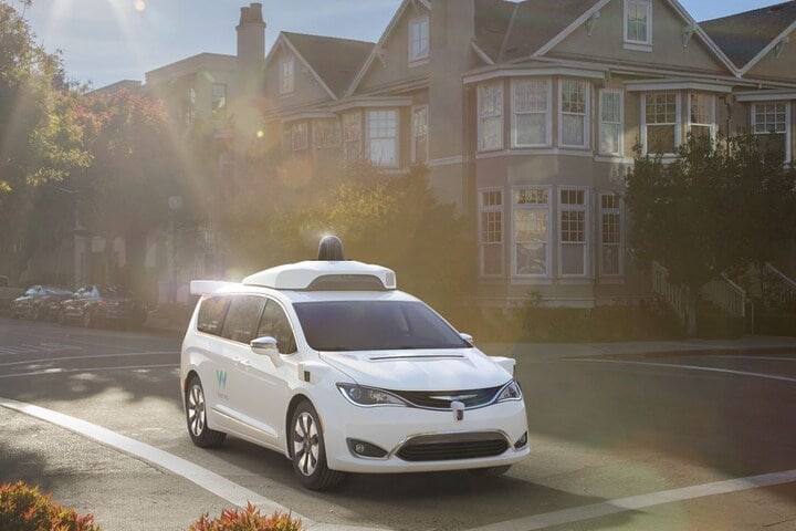 Chrysler Pacifica Waymo