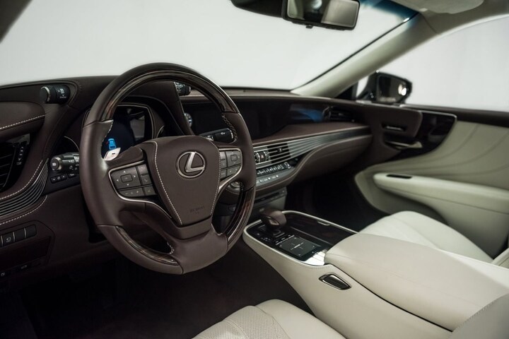 Lexus LS