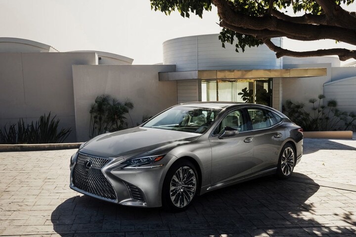 Lexus LS