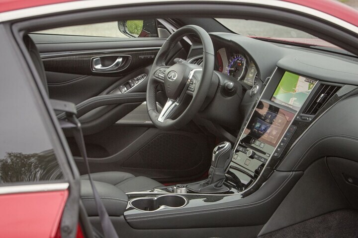 Infinti Q60