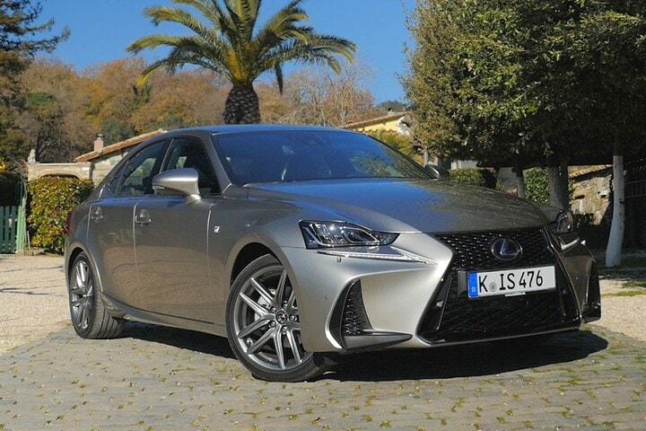 Lexus IS300h