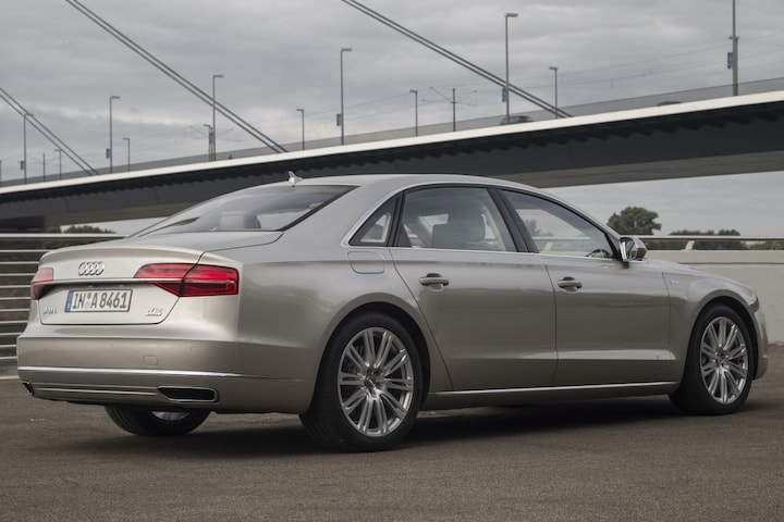 Audi A8 L W12 quattro
