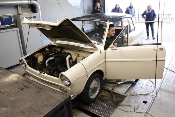 Daf 33 - Op de Rollenbank - AutoWeek