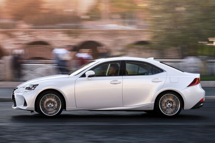 Lexus IS 300h