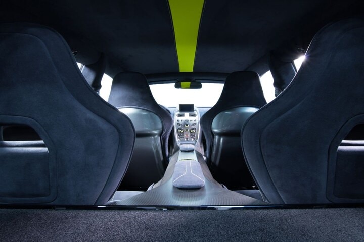 Aston Martin Vantage AMR Pro en Rapide AMR