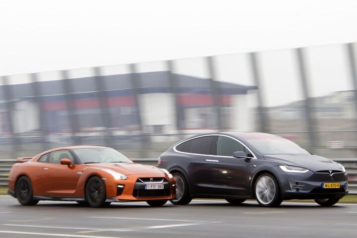 AW 11