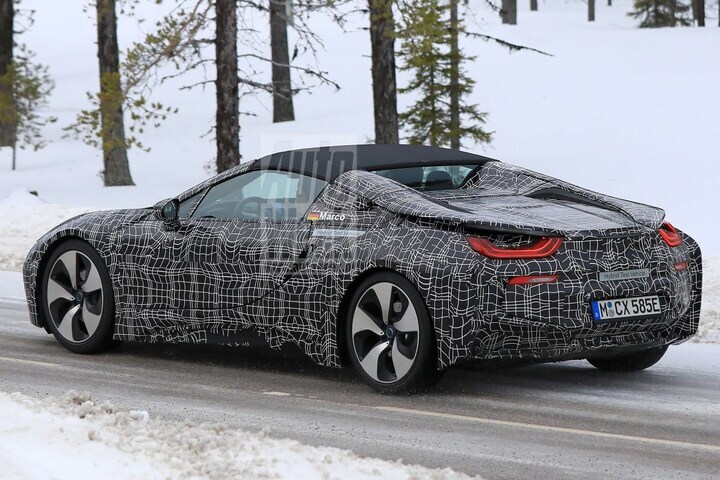 BMW i8 Spyder Spionage