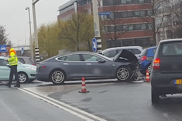 Tesla crash schade autopilot aanrijding