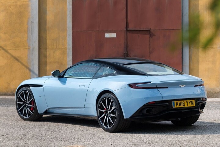 Aston Martin DB11 Coupé