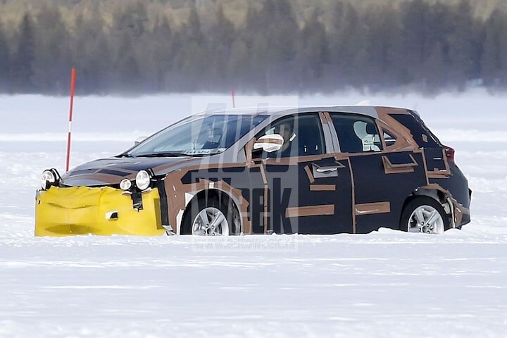 Toyota Auris spyshots