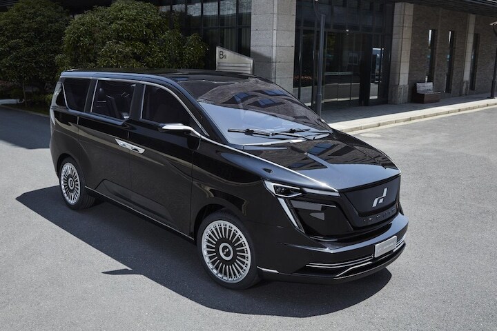 Iconiq Motors Seven Premium en VIP Edition