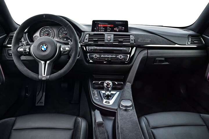 BMW M4 CS