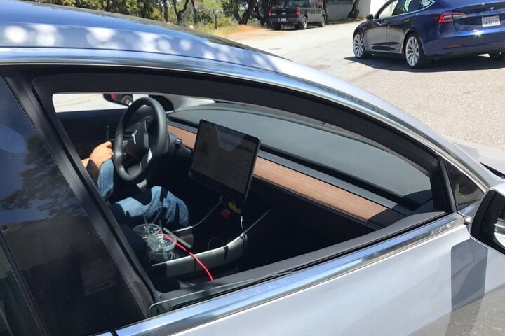 Tesla Model 3 Spionage