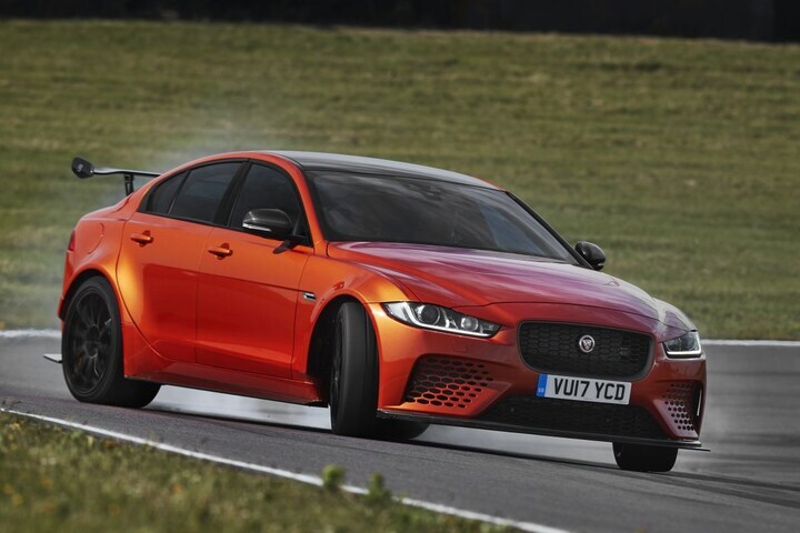 Jaguar XE SV PROJECT 8