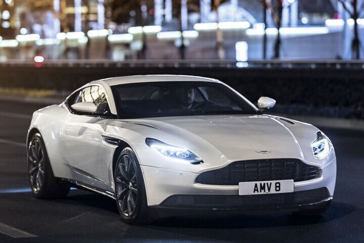 Aston Martin DB11 V8
