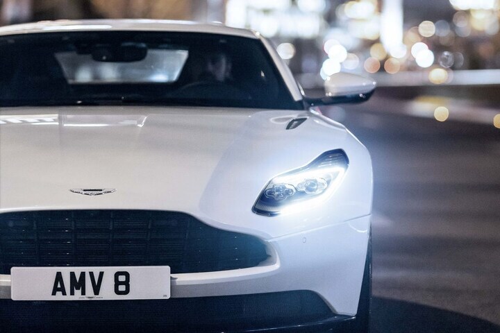 Aston Martin DB11 V8