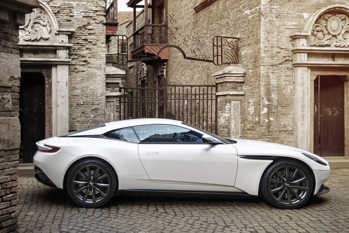 Aston Martin DB11 V8