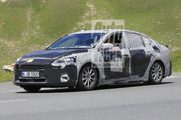 Ford Focus Sedan spyshots