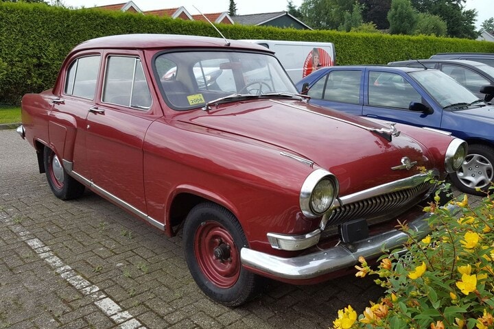 GAZ 21 Volga in het wild