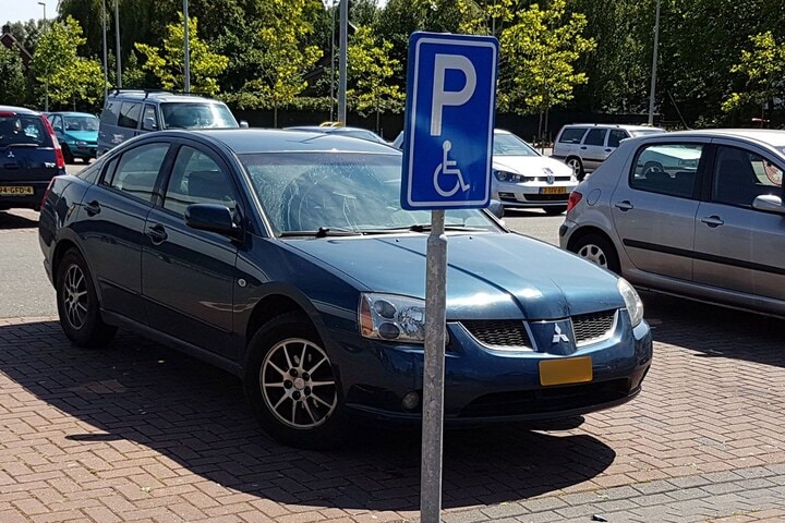 Mitsubishi Galant