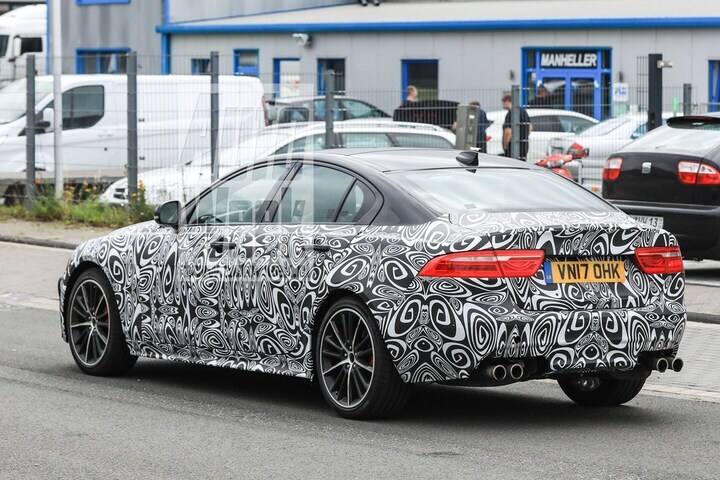 Spyshots Jaguar XE SVR
