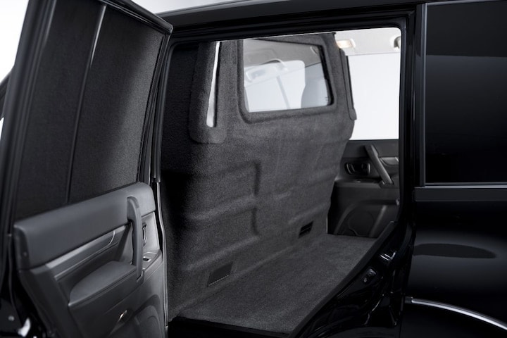 Mitsubishi Pajero LWB grijs kenteken